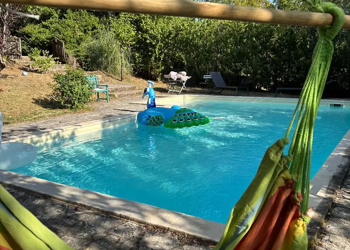 2 Bedroom - Sleeps 6 - Pool - Garden * Caylus